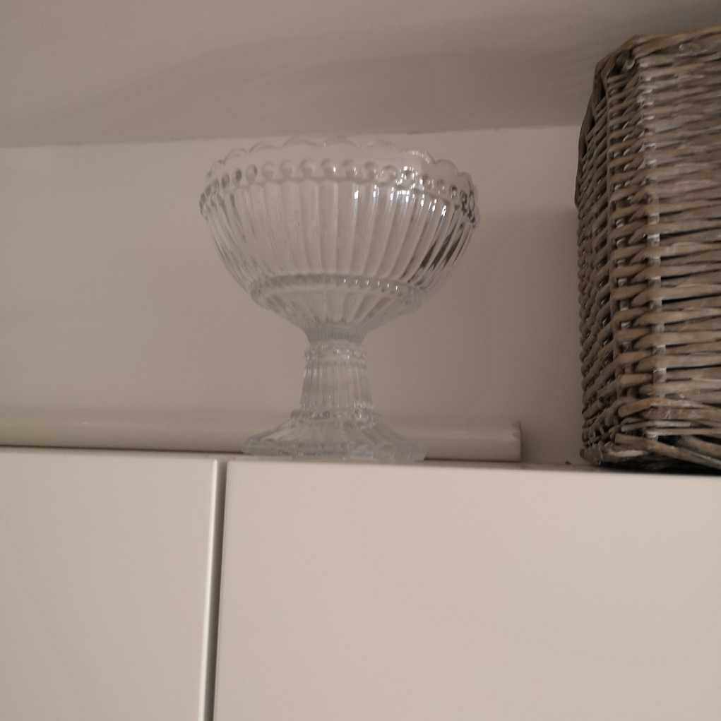 image of Stor skål på fot - Täby