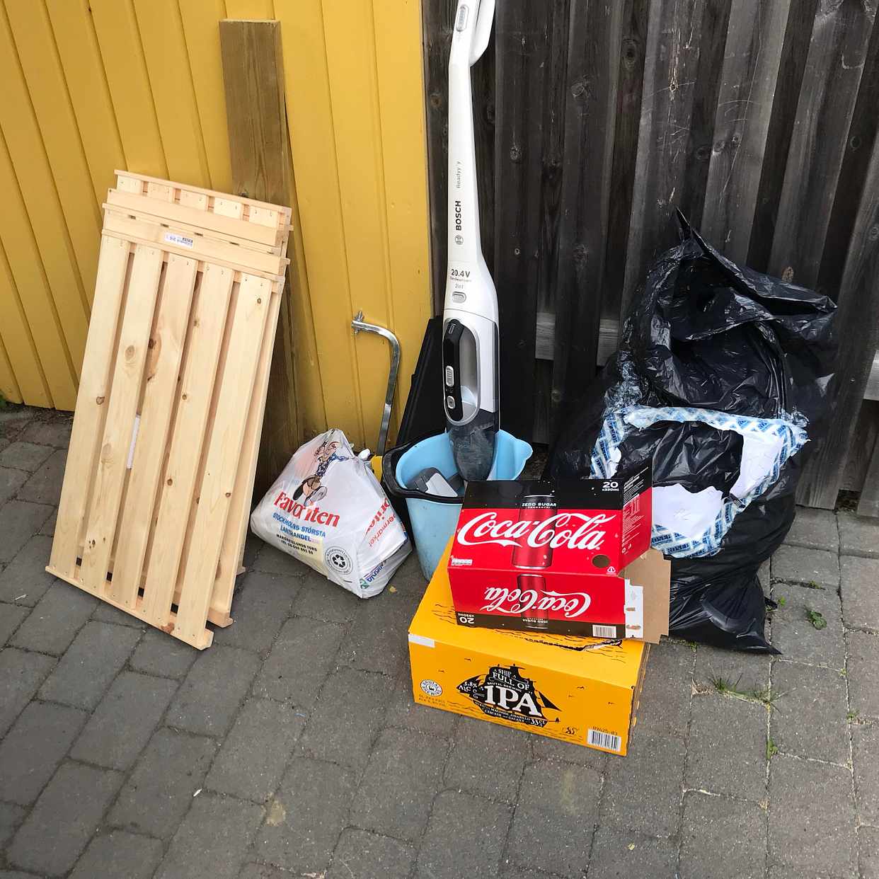 image of Blandat skräp - Åkersberga