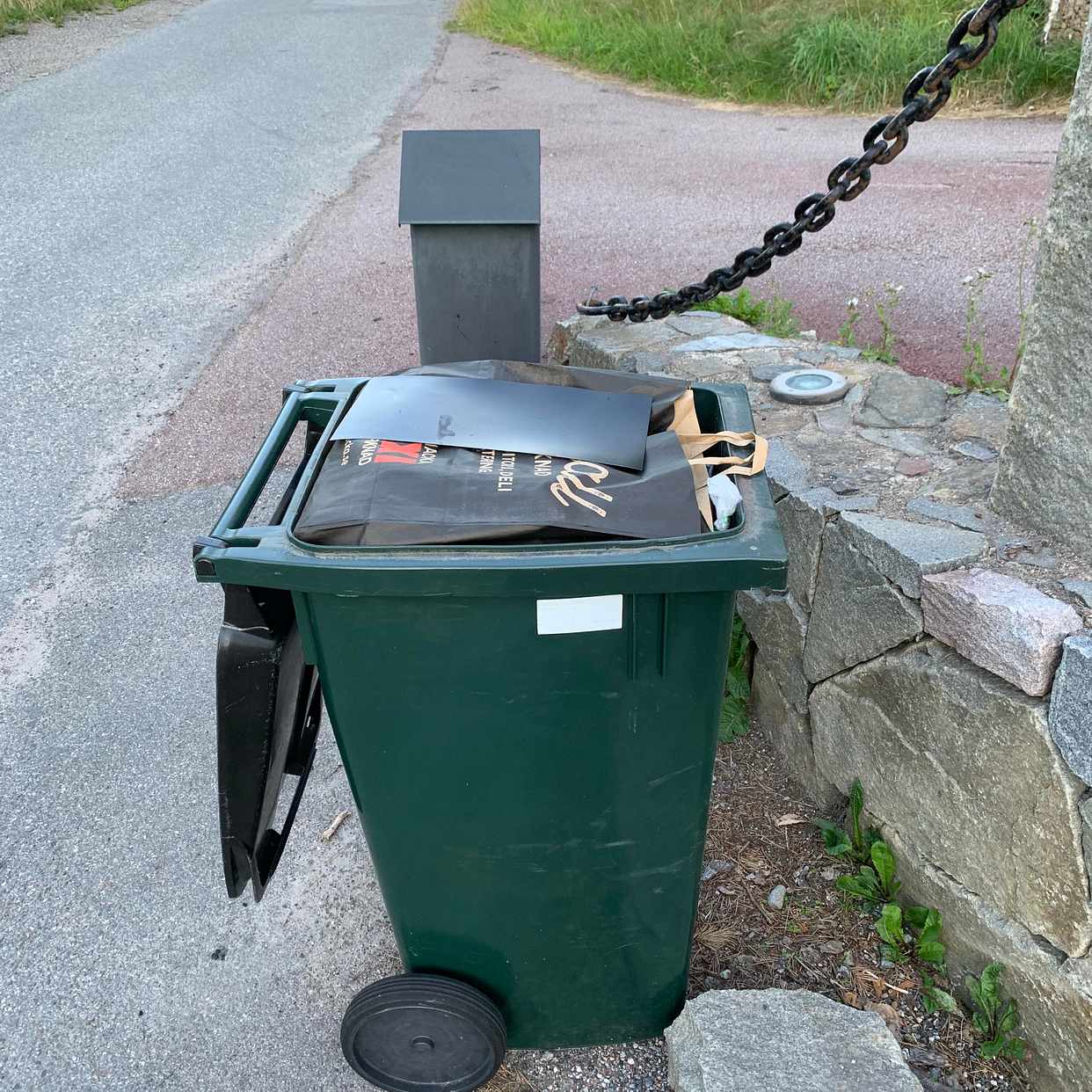 image of Tömning av sopkärl - Saltsjö-Boo