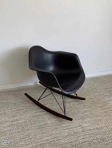 image of Eames Plastic Armchair RA - 