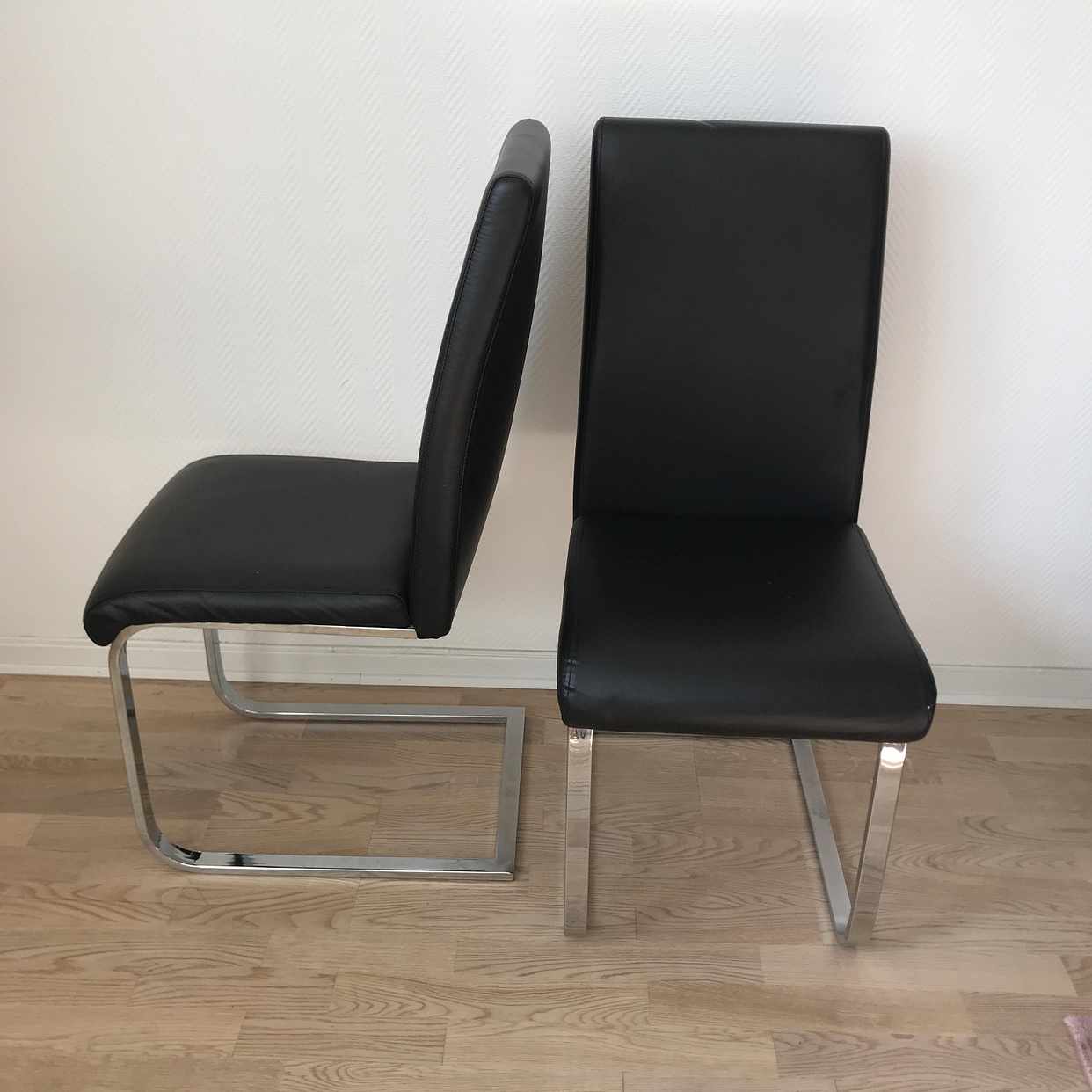 image of 2 sköna stolar - Enskededalen