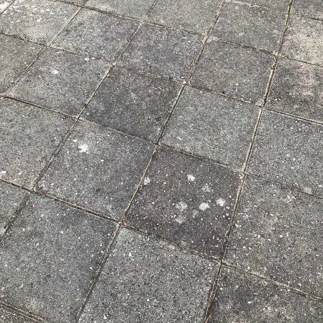 image of Betongplattor skänkes - Eskilstuna