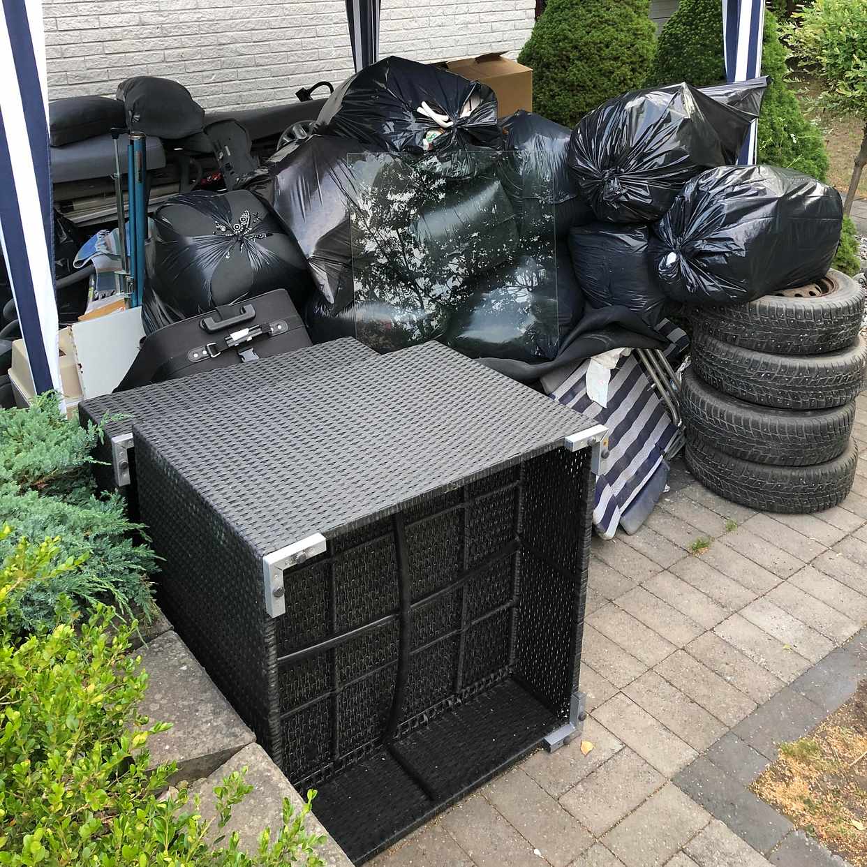 image of Blandade saker och skräp - Älvsjö