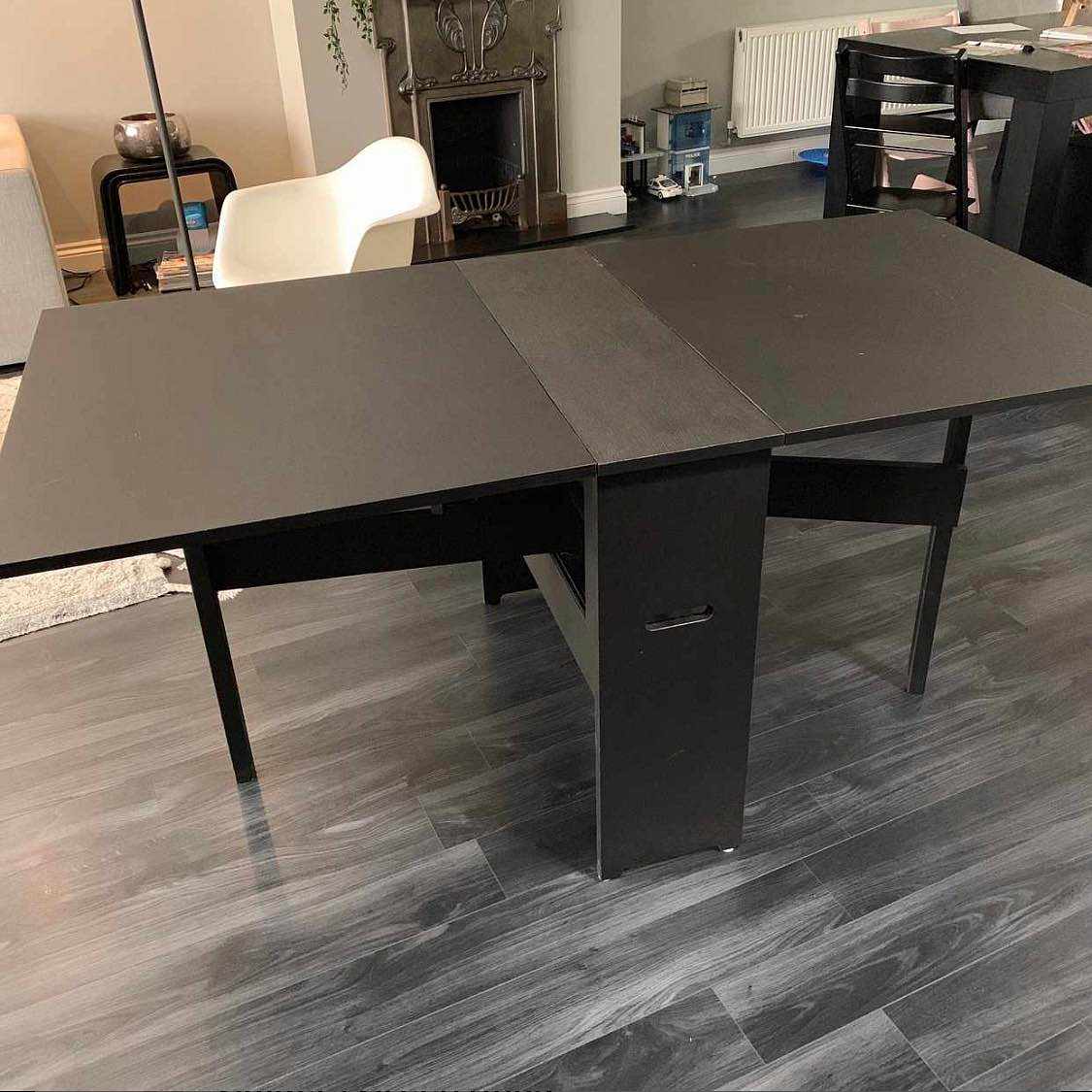 image of Great foldable table - London