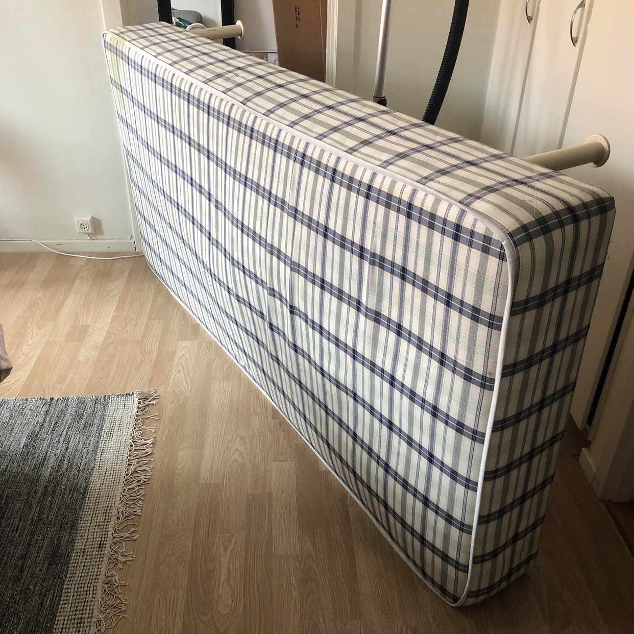 image of Madrass 90x200 - Nynäshamn