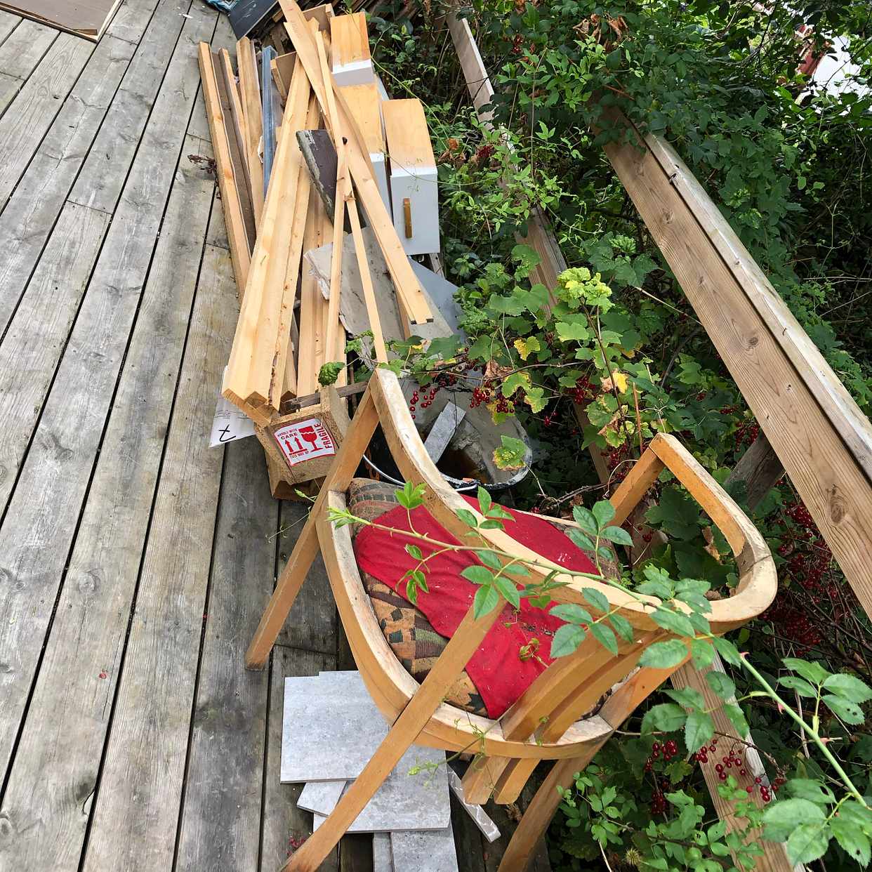 image of Blandat skräp. Bråte - Åkersberga