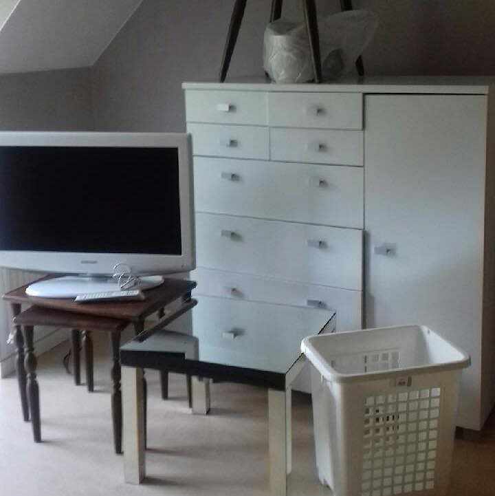 image of Brännbart, TV och möbler - Saltsjöbaden