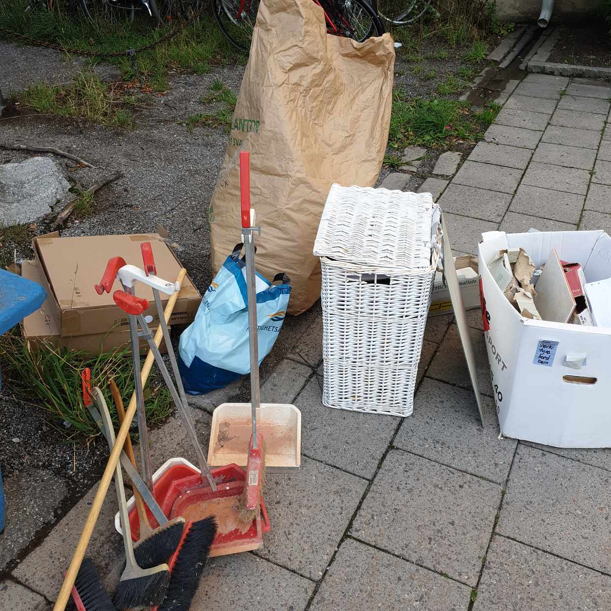 image of Prylar till tippen - Stockholm