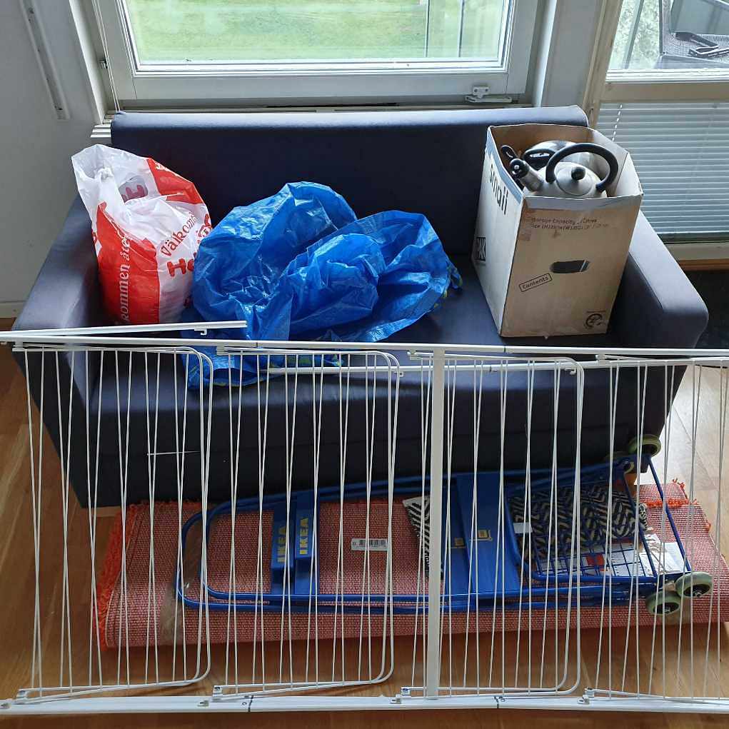 image of Small sofa and other stuf - Sundbyberg