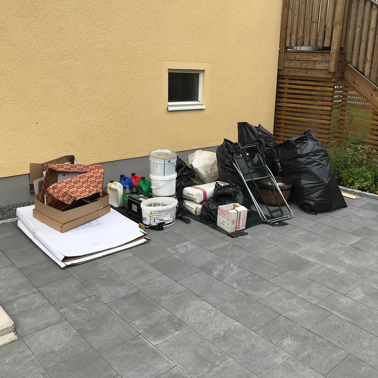 image of 4 Cementsäck, brännb. mm - Älvsjö