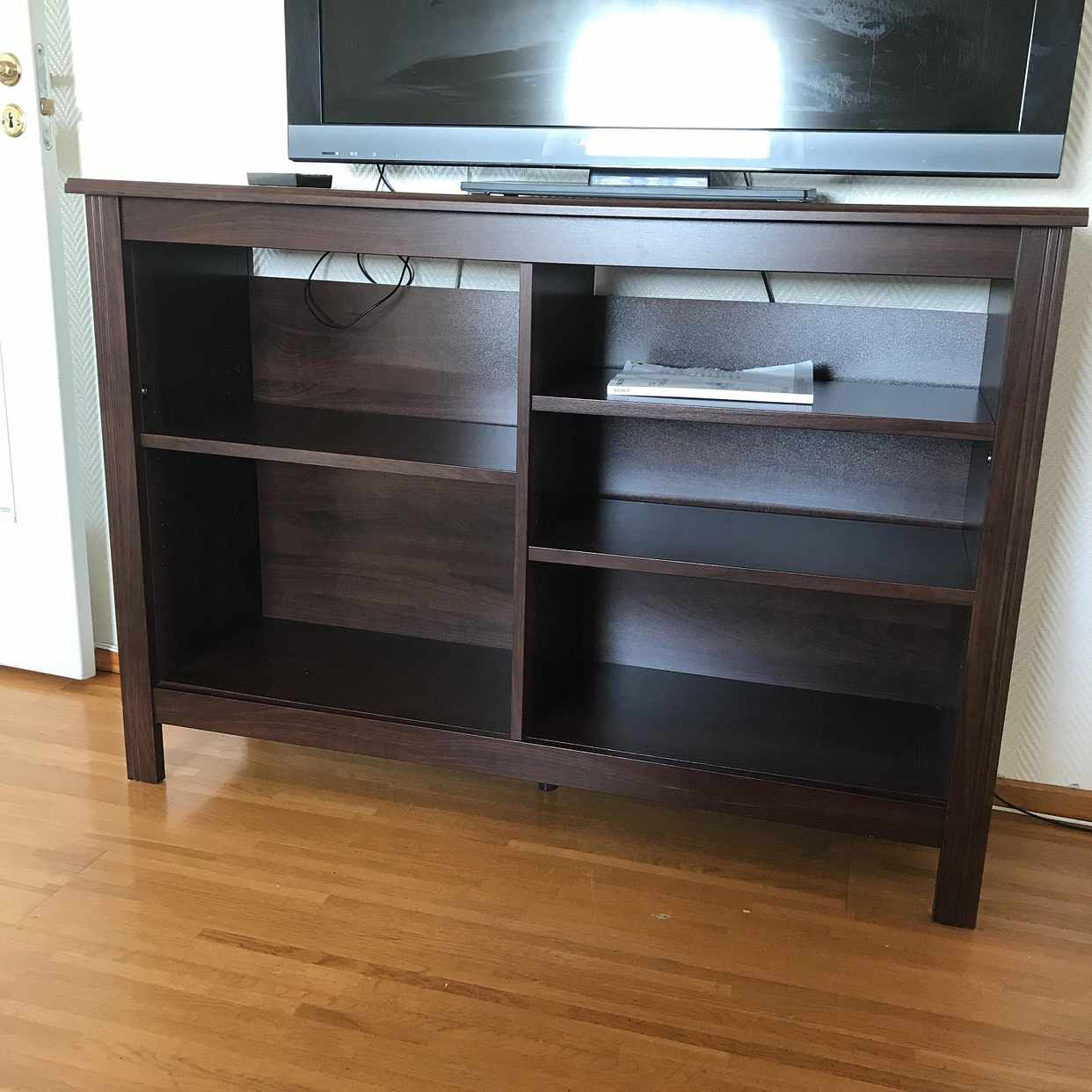 image of Byrå+säng+tv-bänk - Täby