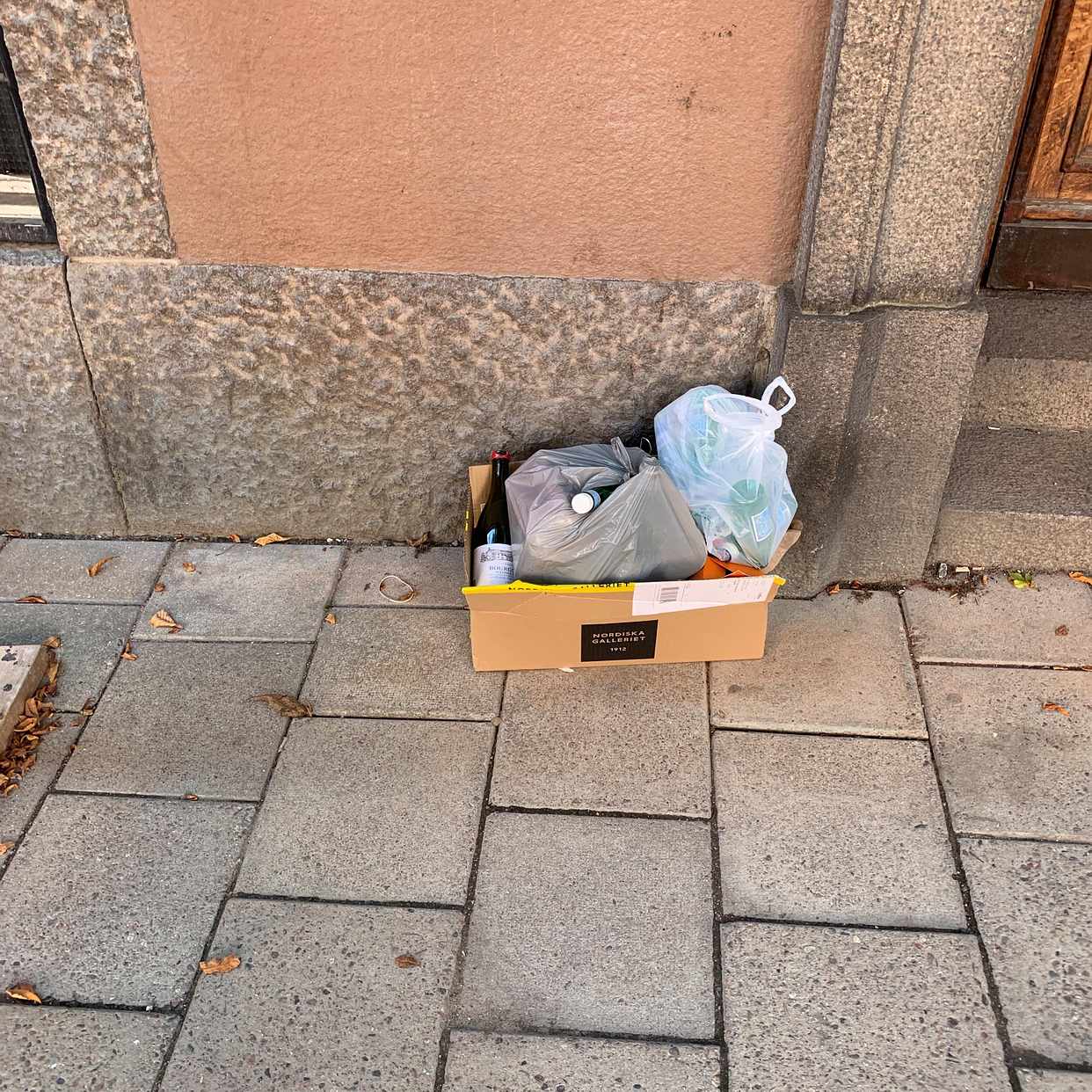image of Kartong tomglas - Stockholm