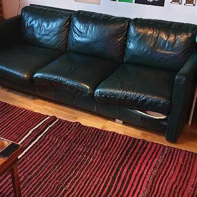 image of Två soffor och en skänk - 