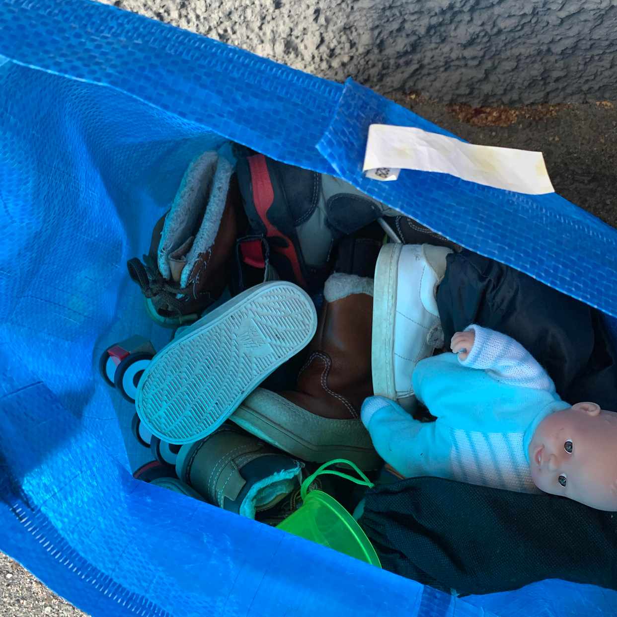image of Baby cloth and baby shoes - Bandhagen