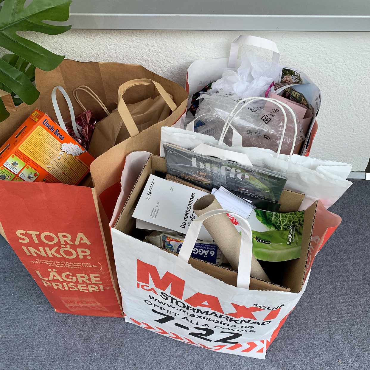 image of 3 paper bags with mixed - Bromma