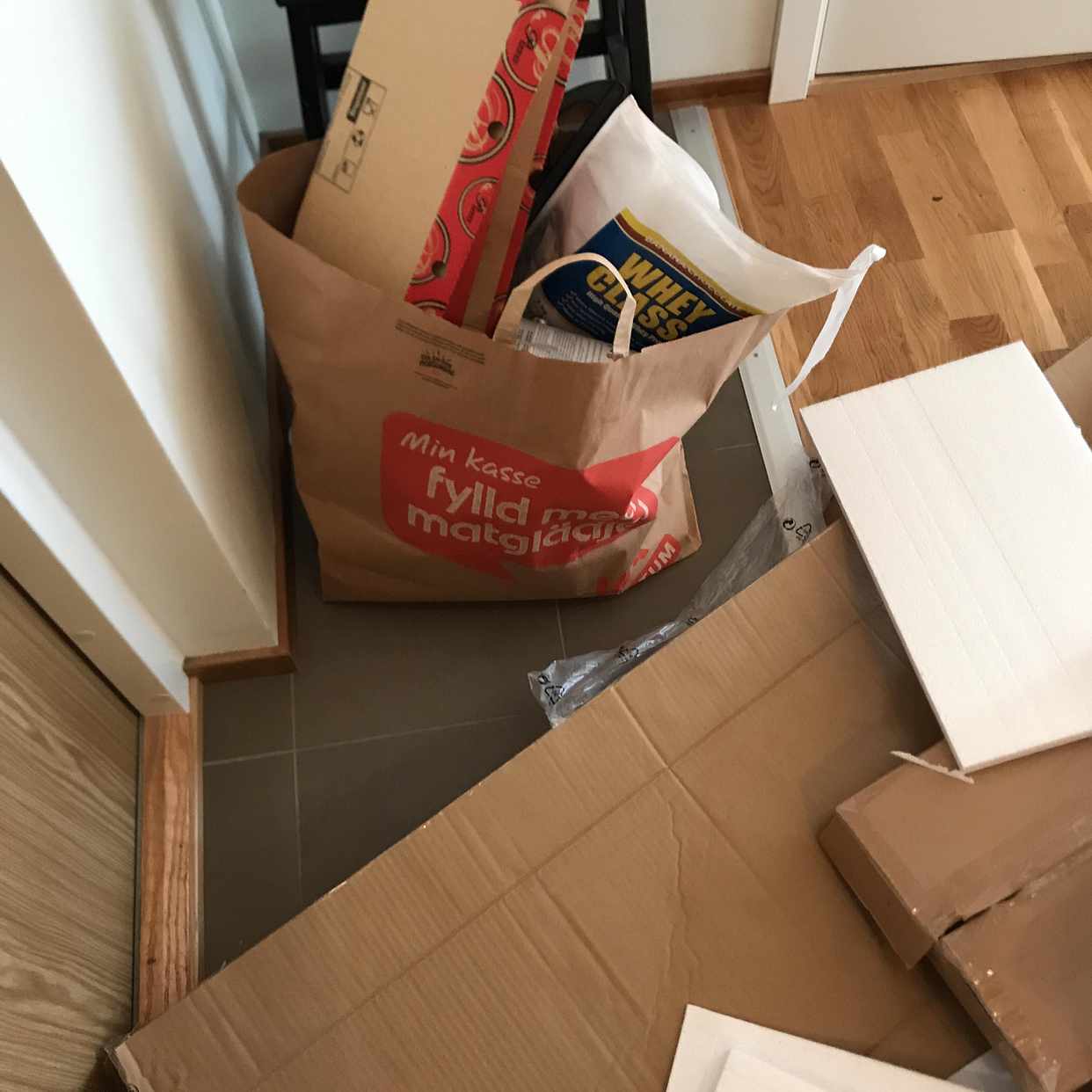 image of Cardboards and stuff - Solna