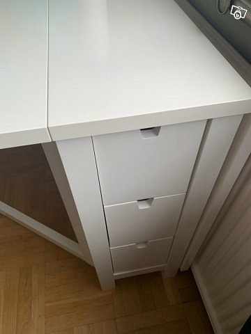 image of Vitt bord & stolar - 