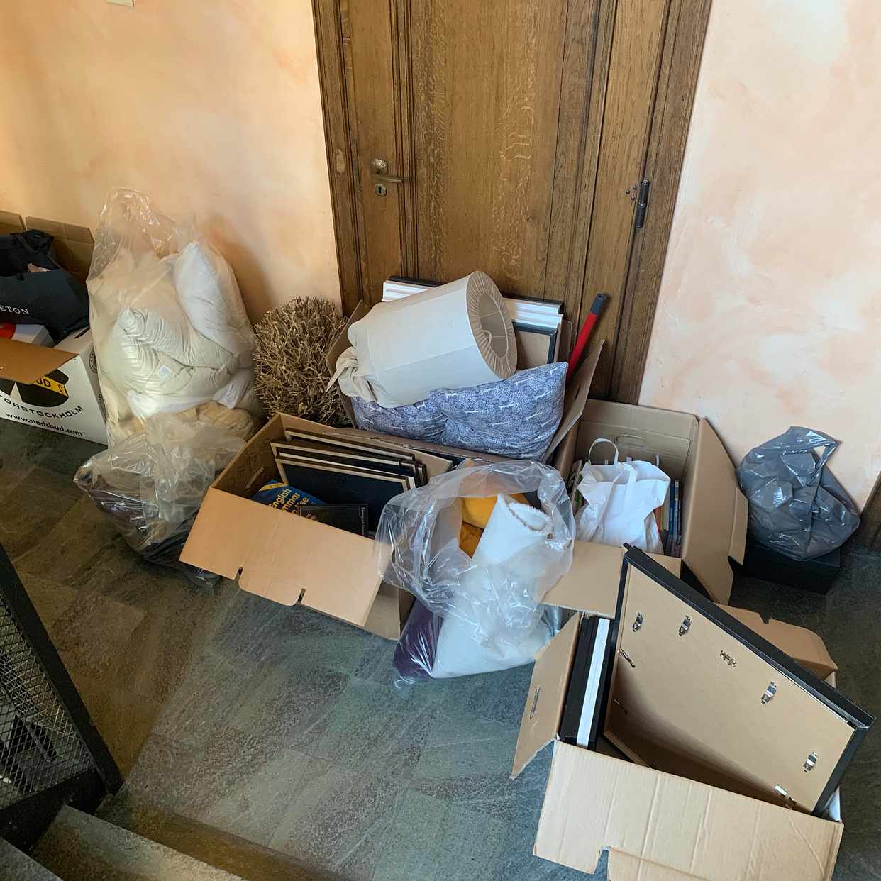 image of 6 lådor till återvinning - Stockholm