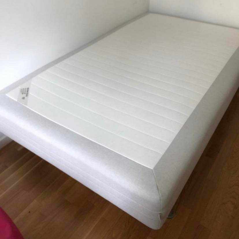 image of 120 säng + soffa gratis - 