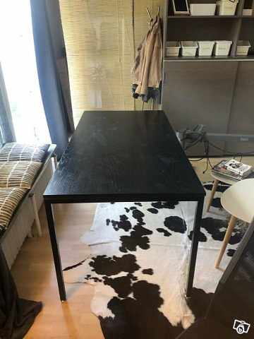 image of Skrivbord och kontorsstol - 
