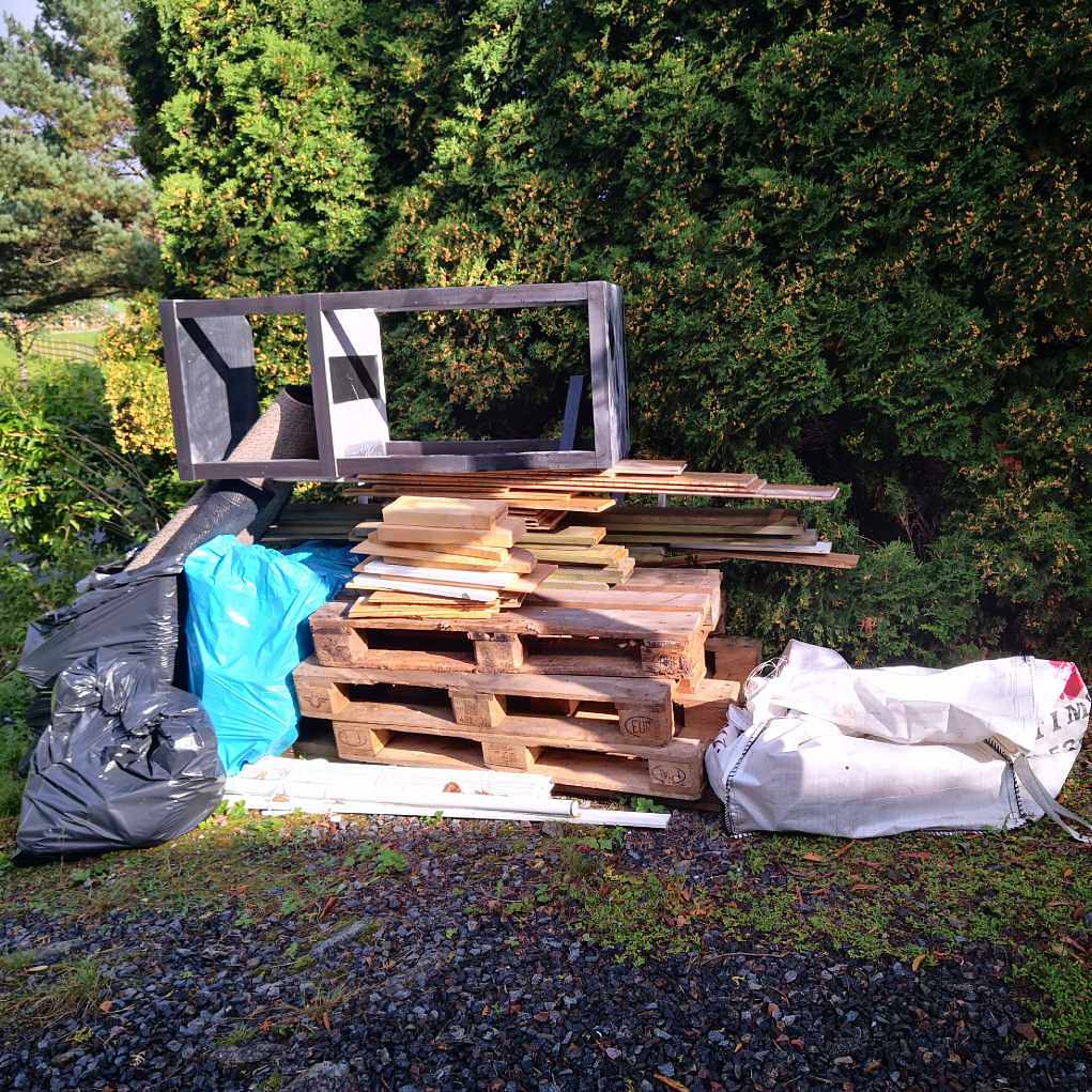 image of Byggavfall - Billdal