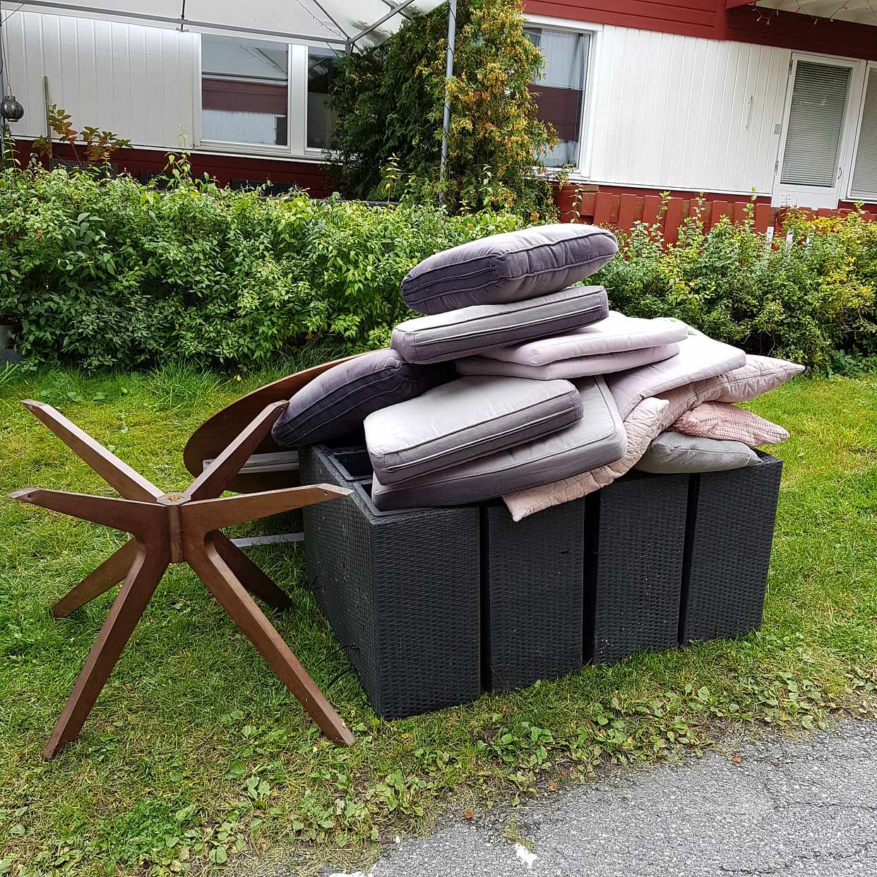 image of Utemöbler - Saltsjöbaden