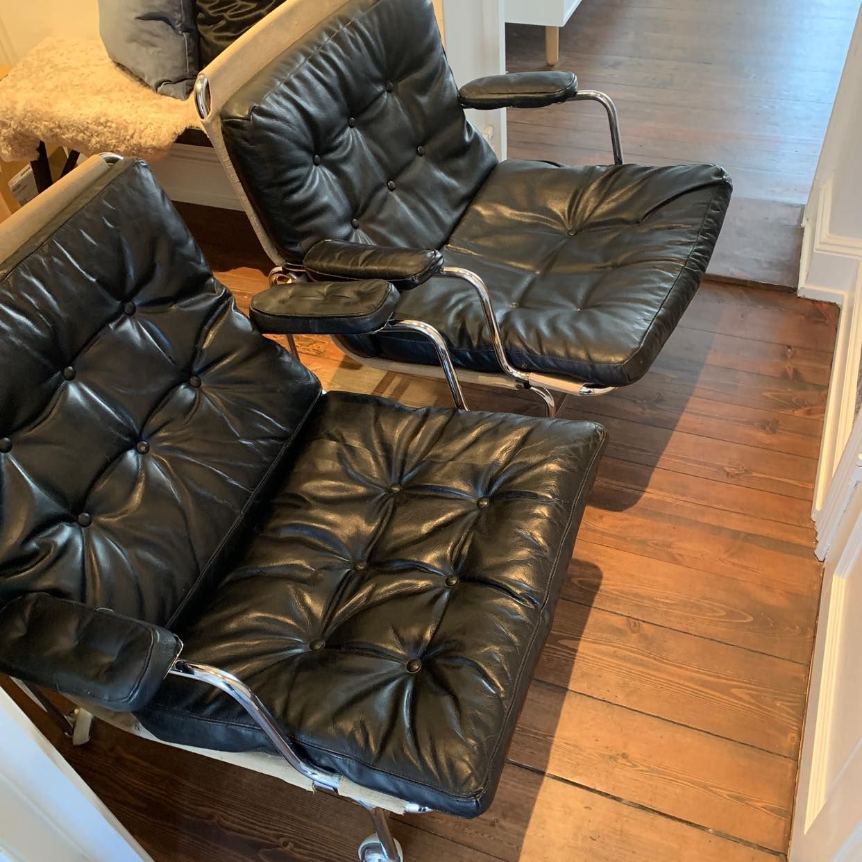 image of Två fåtöljer - 