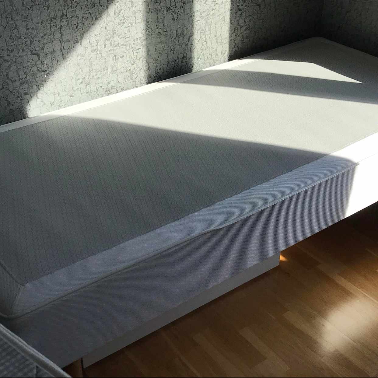 image of Säng IKEA Sultan skänkes - Lidingö
