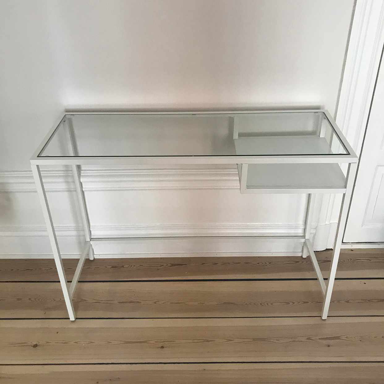 image of Sidobord bortskänkes - Stockholms Stad