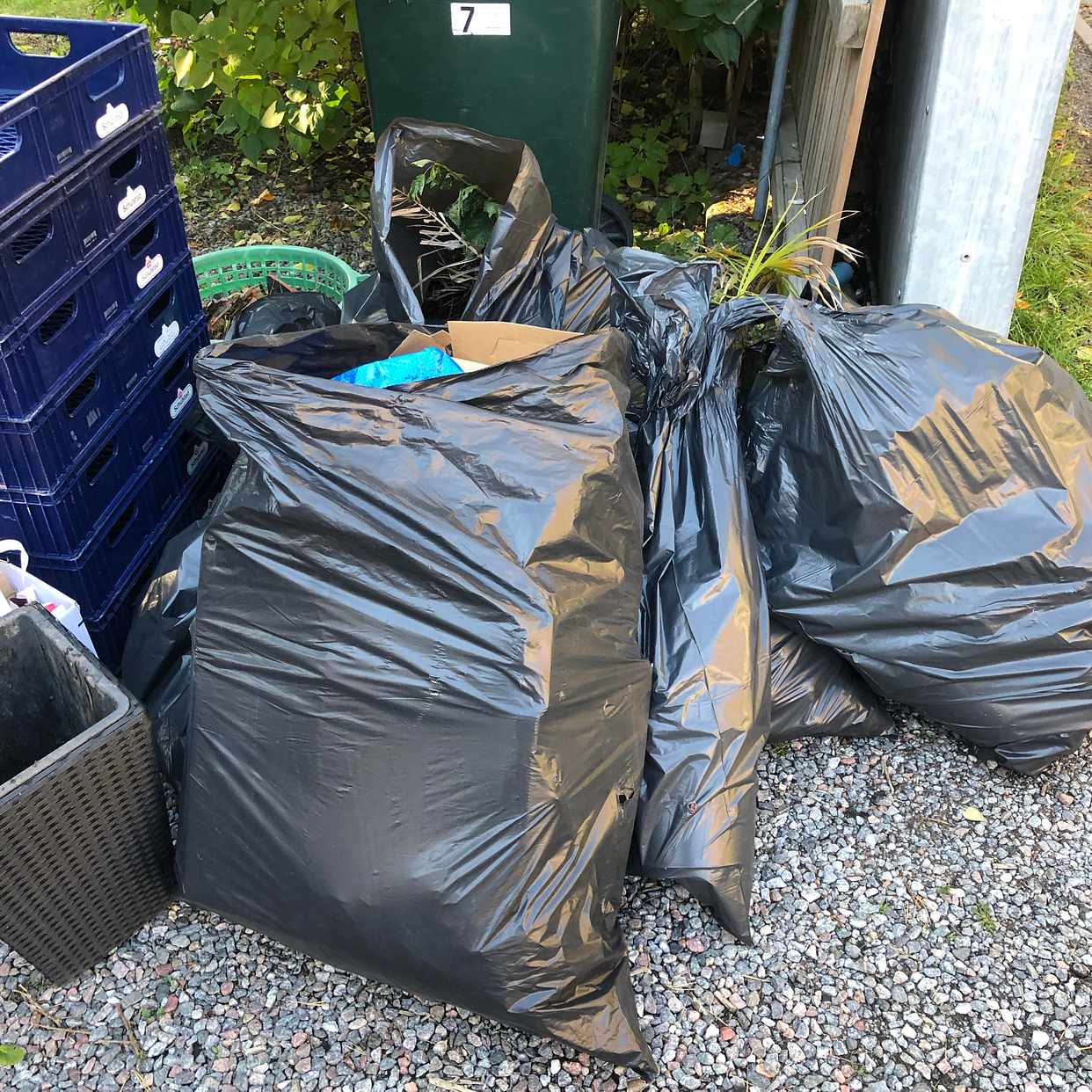 image of Trädgårdsavfall + diverse - Bromma