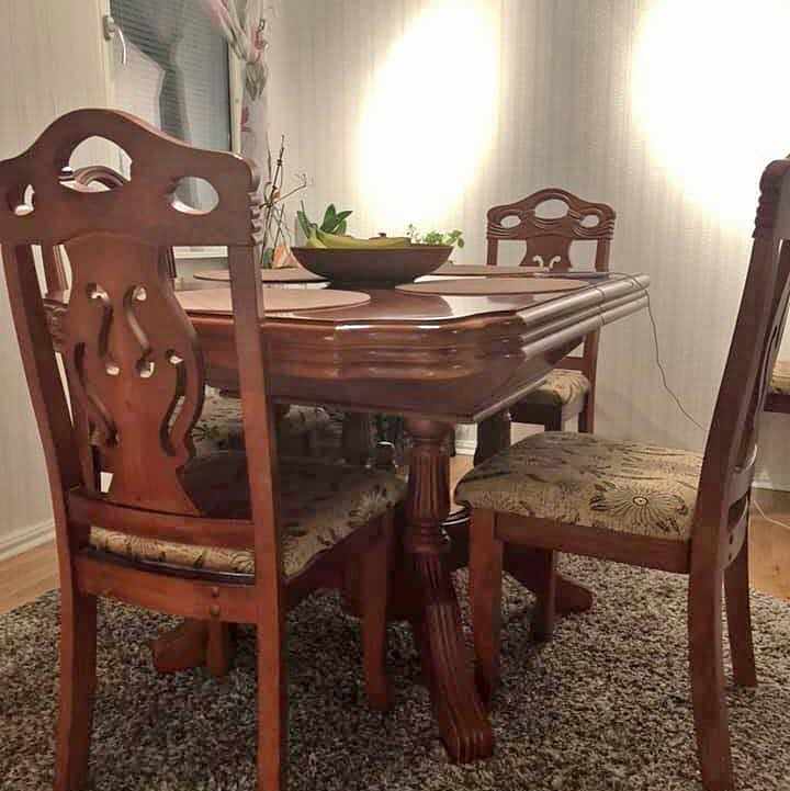 image of Matbord med stolar - 