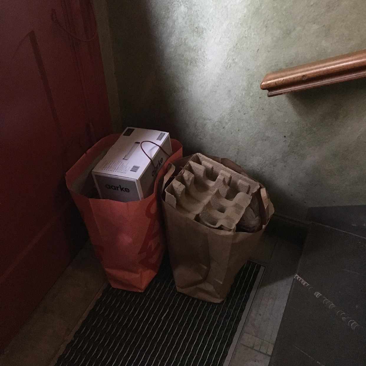 image of Två påsar med brännbart. - Stockholm