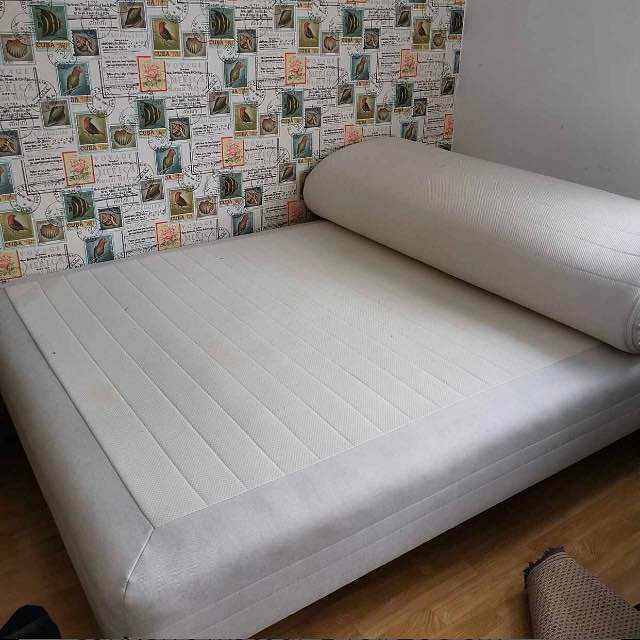 image of 140 cm säng och bäddmadra - 