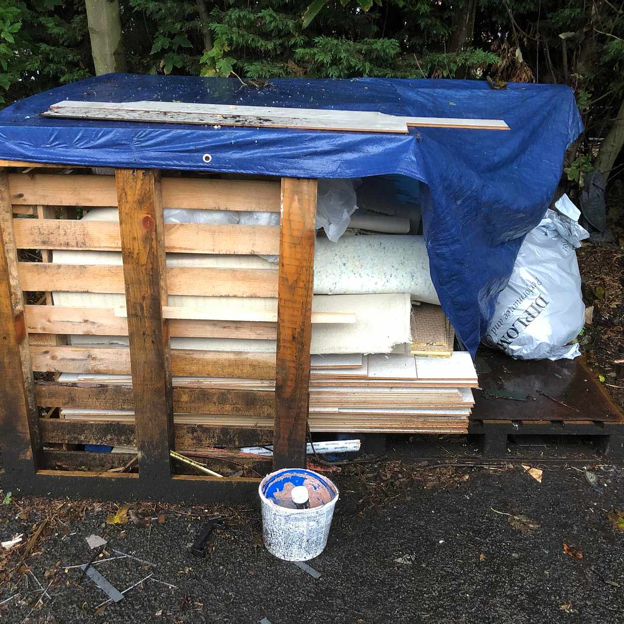 image of Wood, carpet. Underlay - sidcup