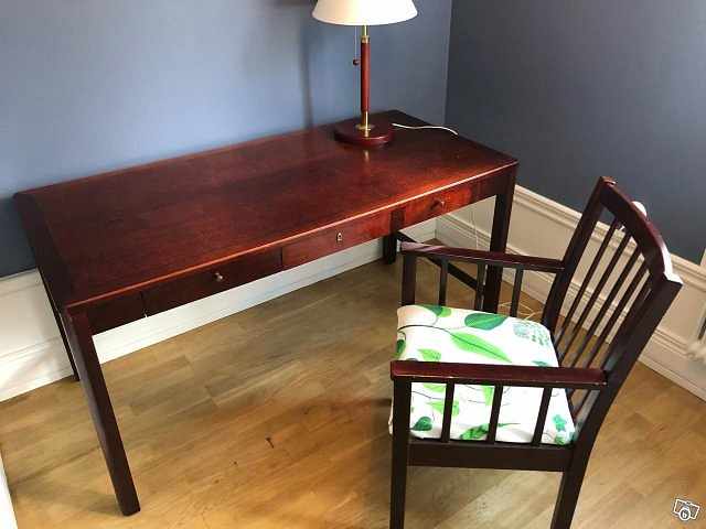 image of Skrivbord med stol - 