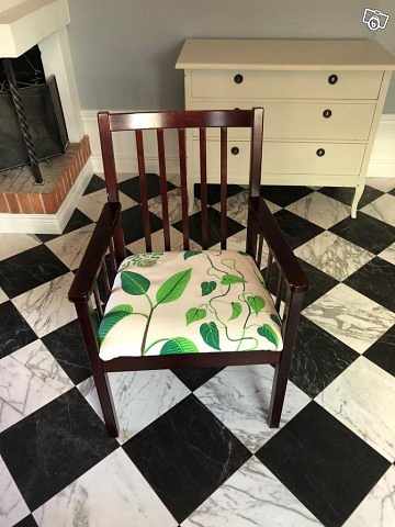 image of Skrivbord med stol - 