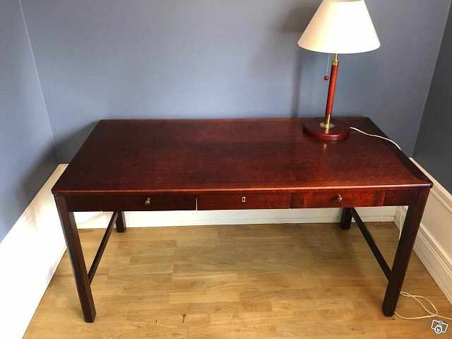 image of Skrivbord med stol - 