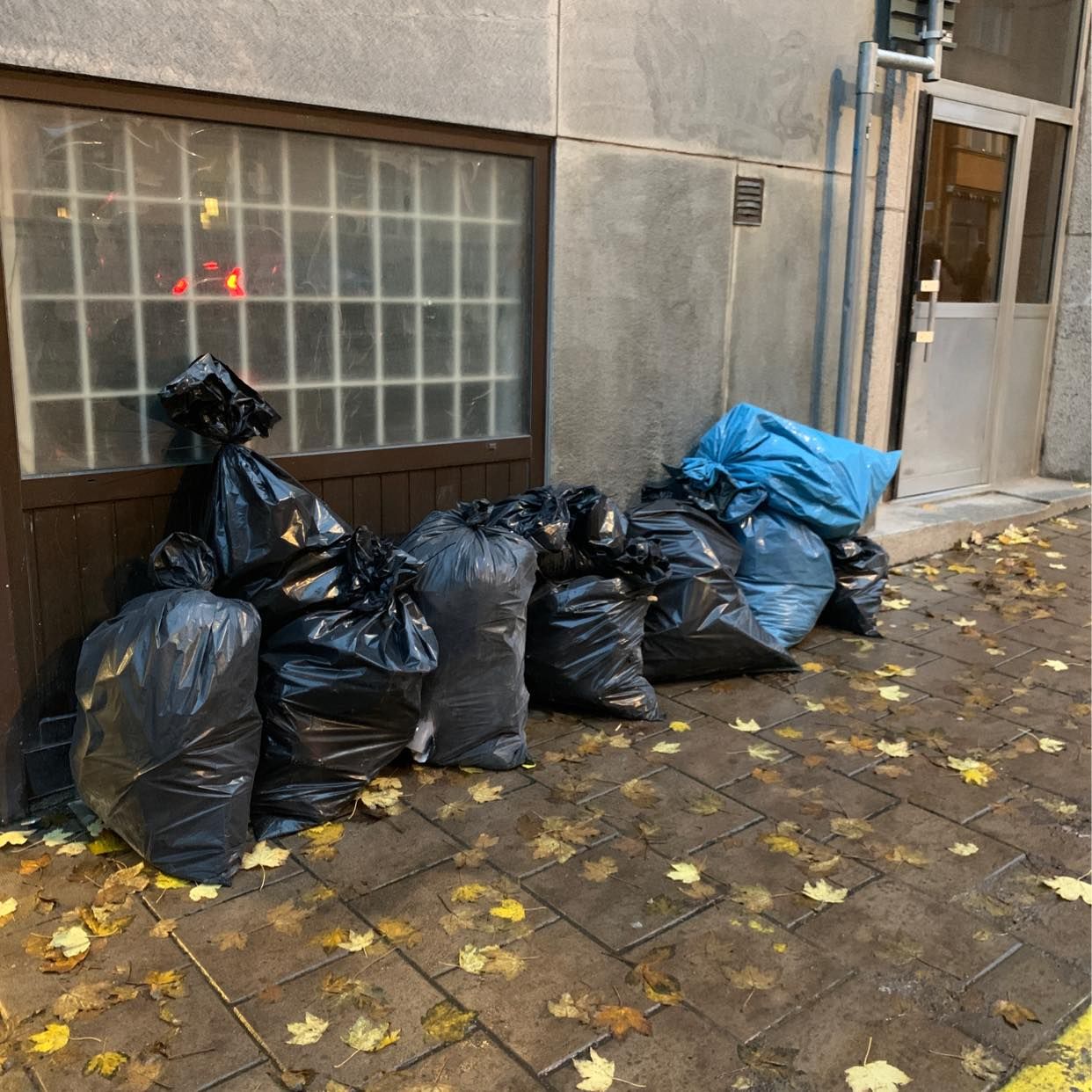 image of säckar med byggavfall - Stockholms Stad