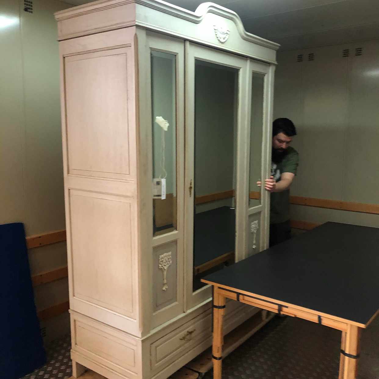 image of Dining table and closet - 