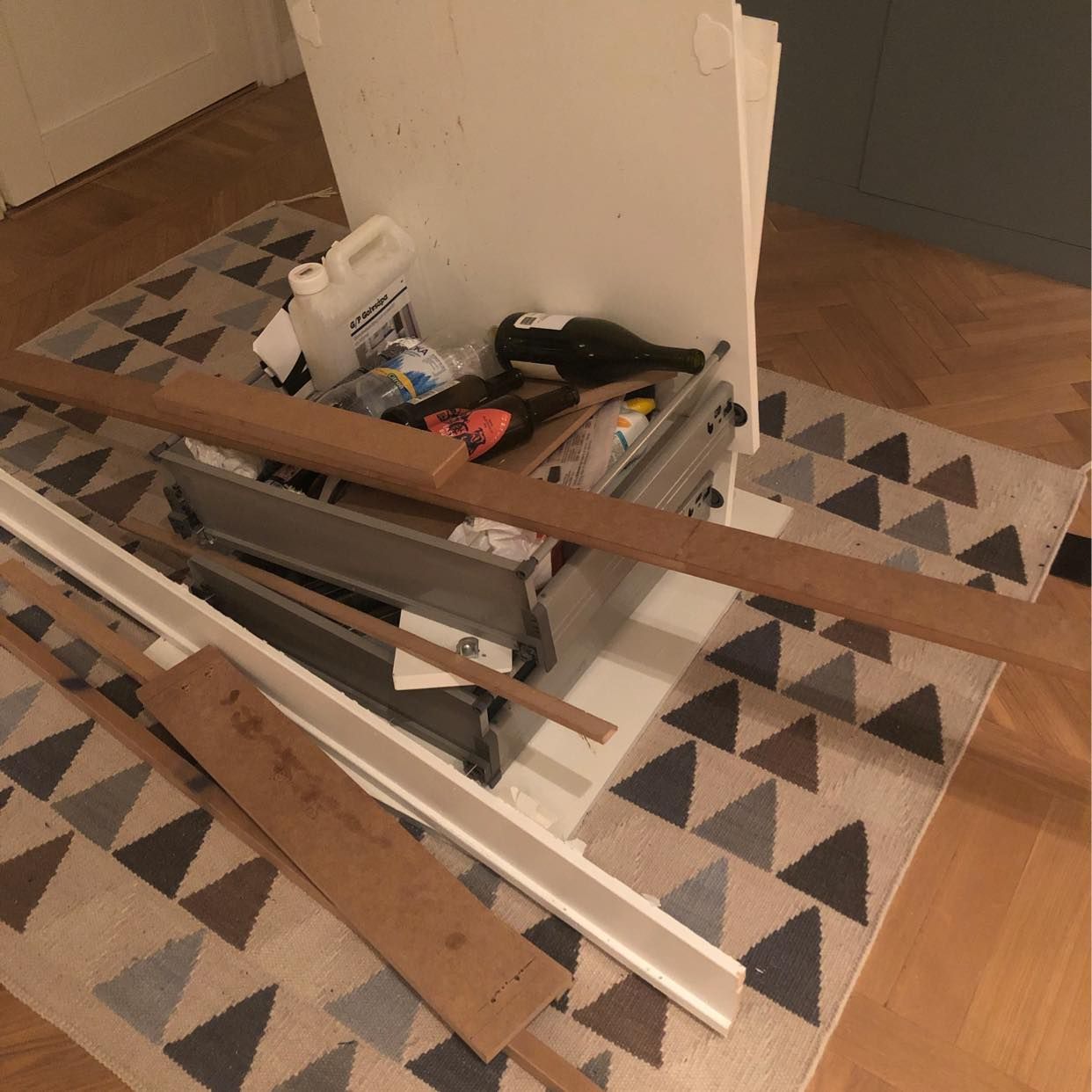 image of Två Ikea lådor och skräp - Stockholms Stad