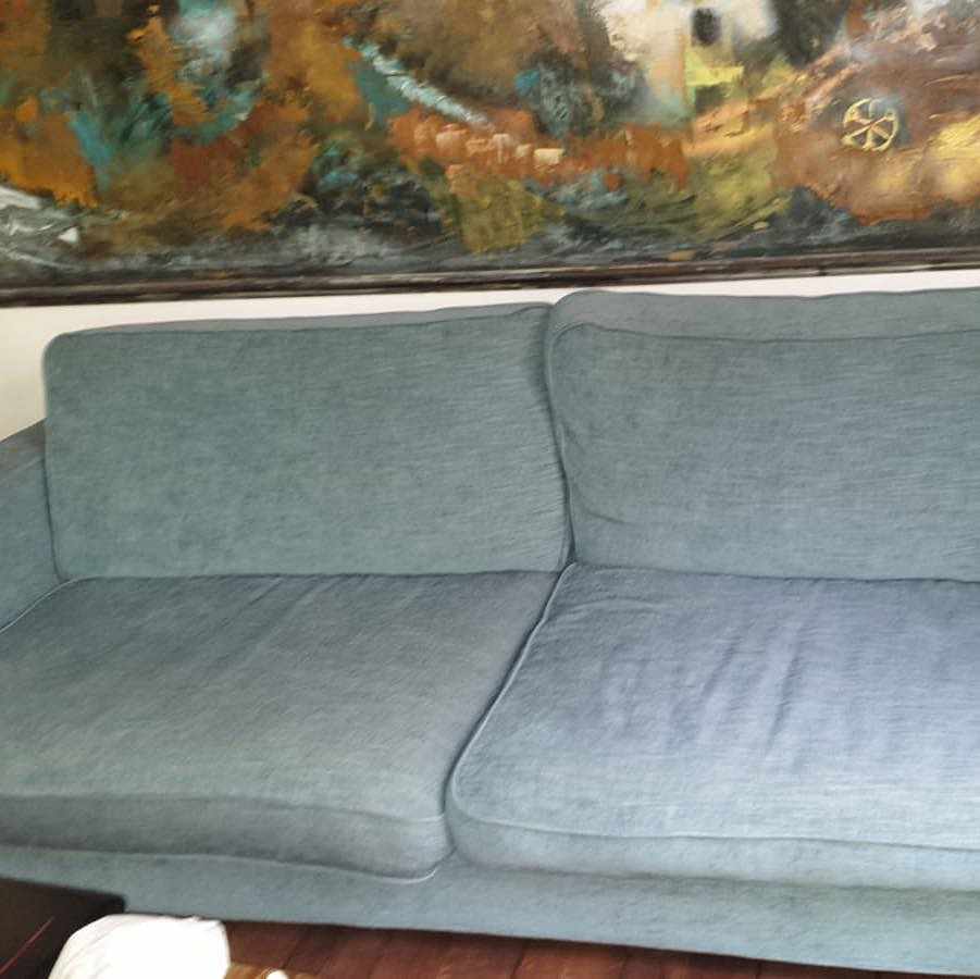 image of Två soffa och fyra kuddar - 