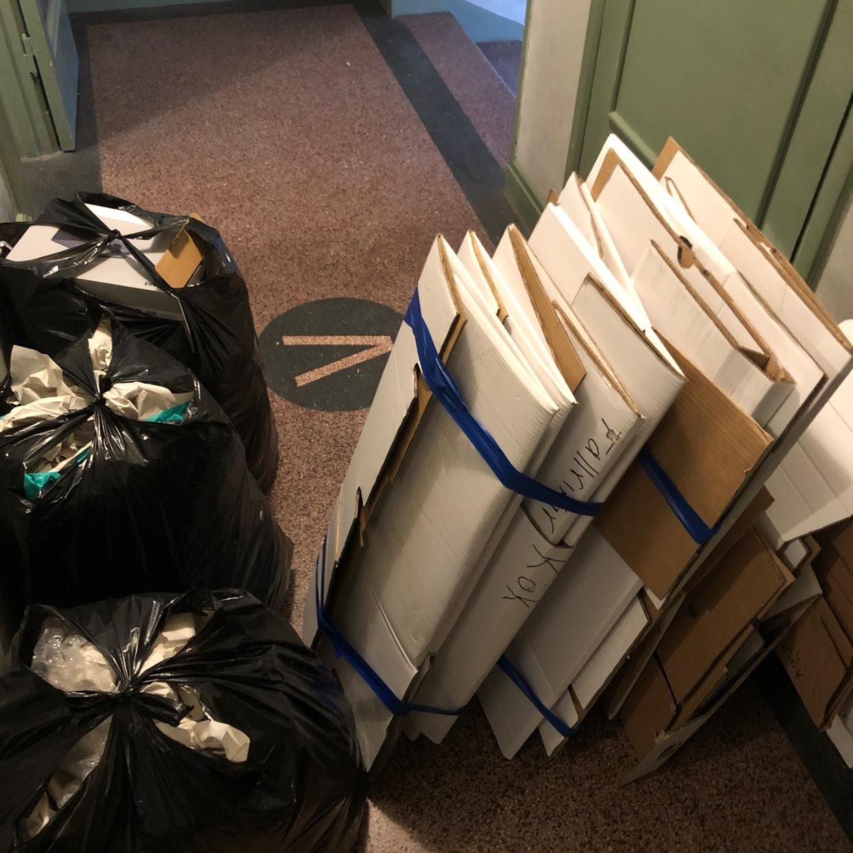 image of Moving boxes and waste - Stockholm City