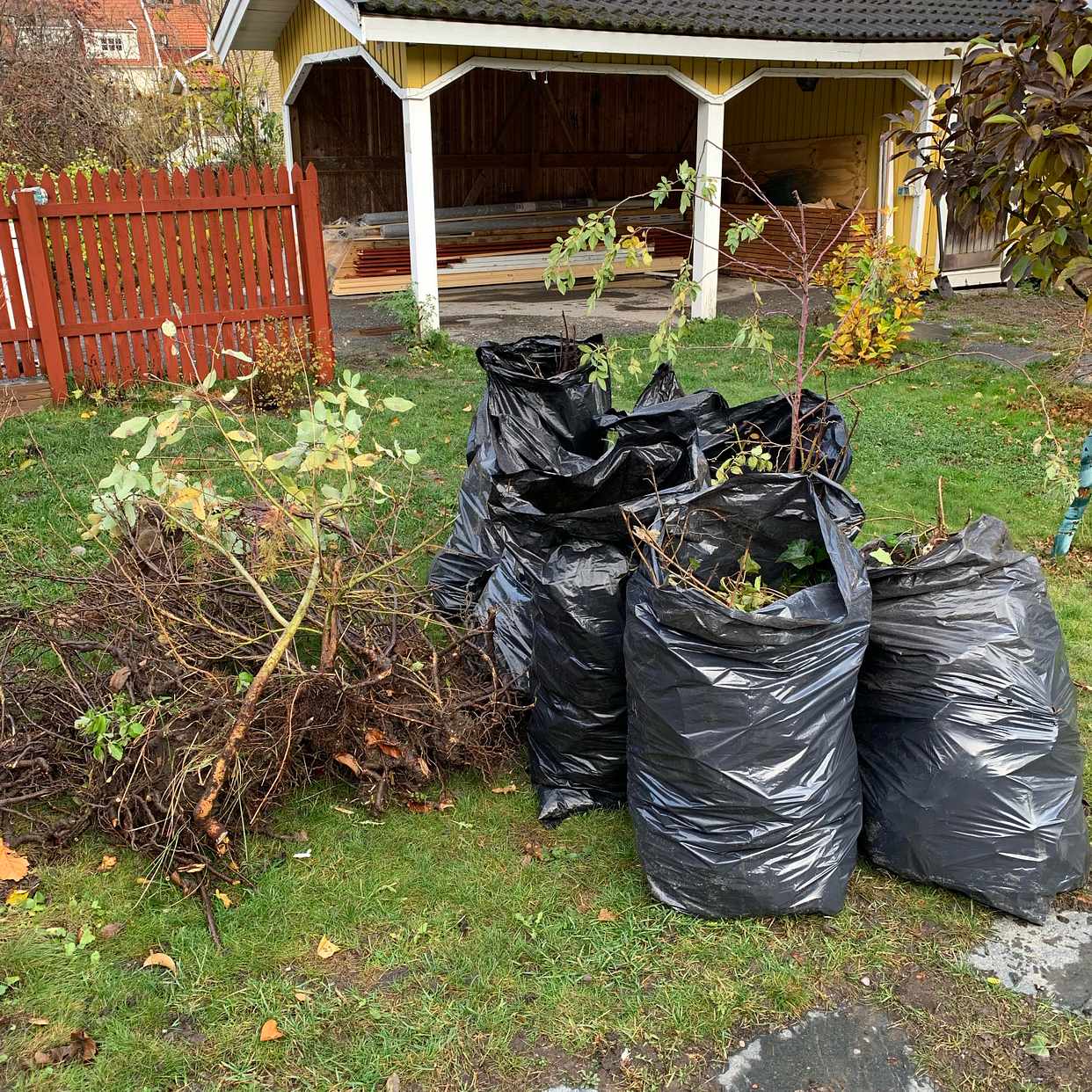 image of Trädgårdsavfall, låda - Sundbyberg 