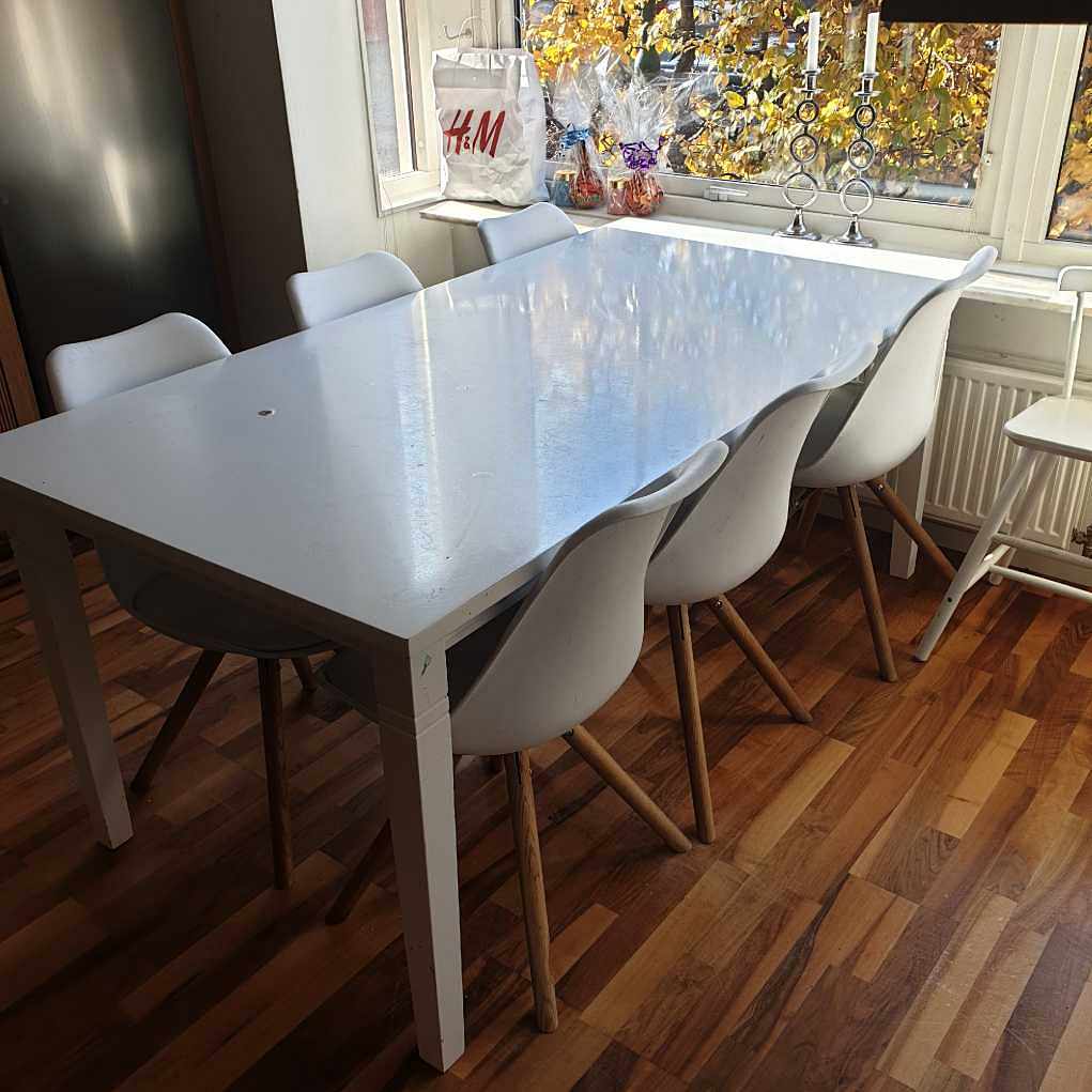 image of Matbord och stolar - Vallentuna