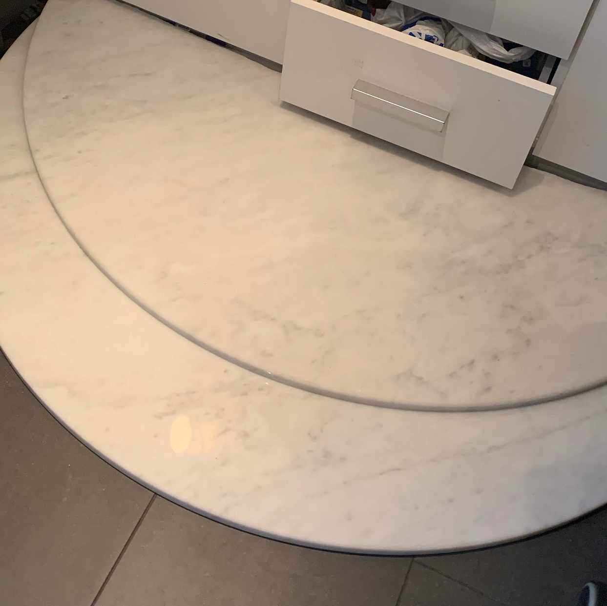 image of Broken marble table - 
