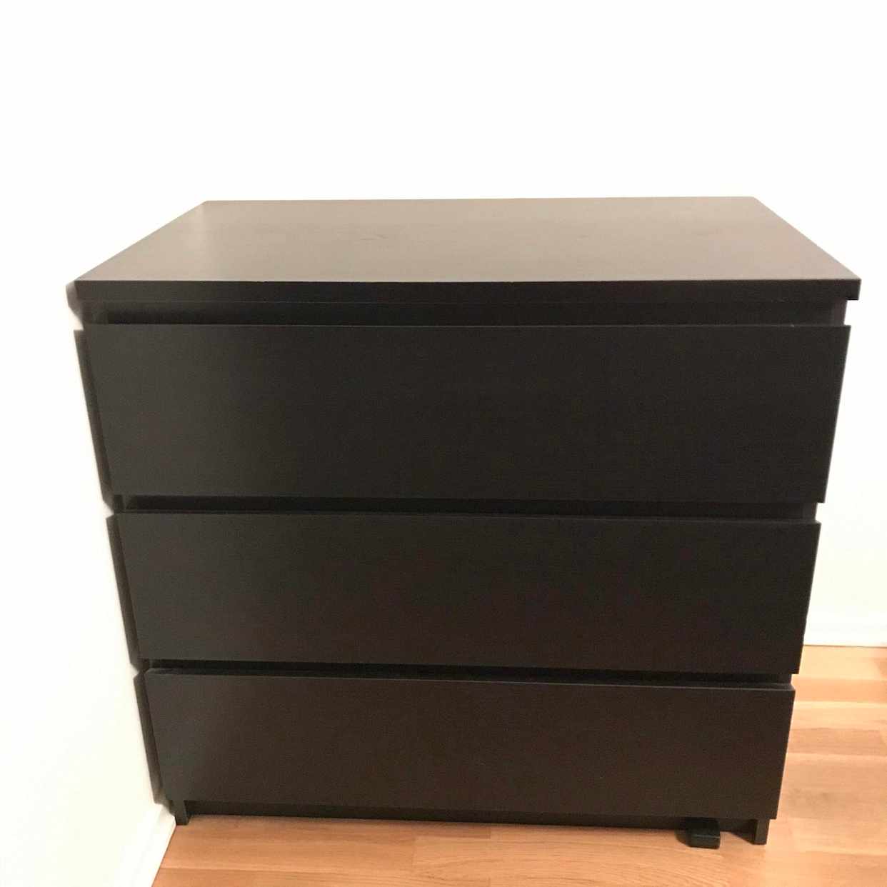 image of Malm IKEA byrå - Solna