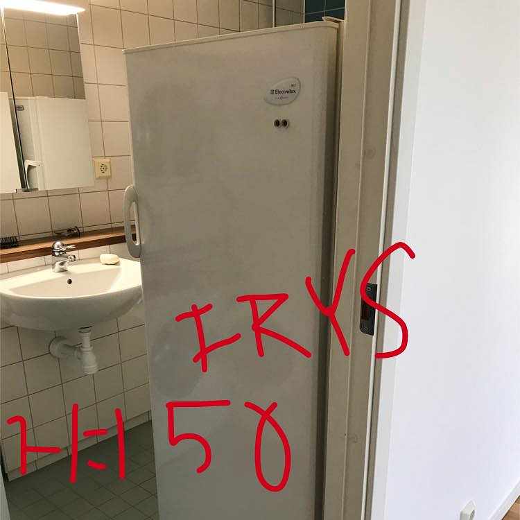 image of Frys, skåp och 2 påsar - Stockholms Stad
