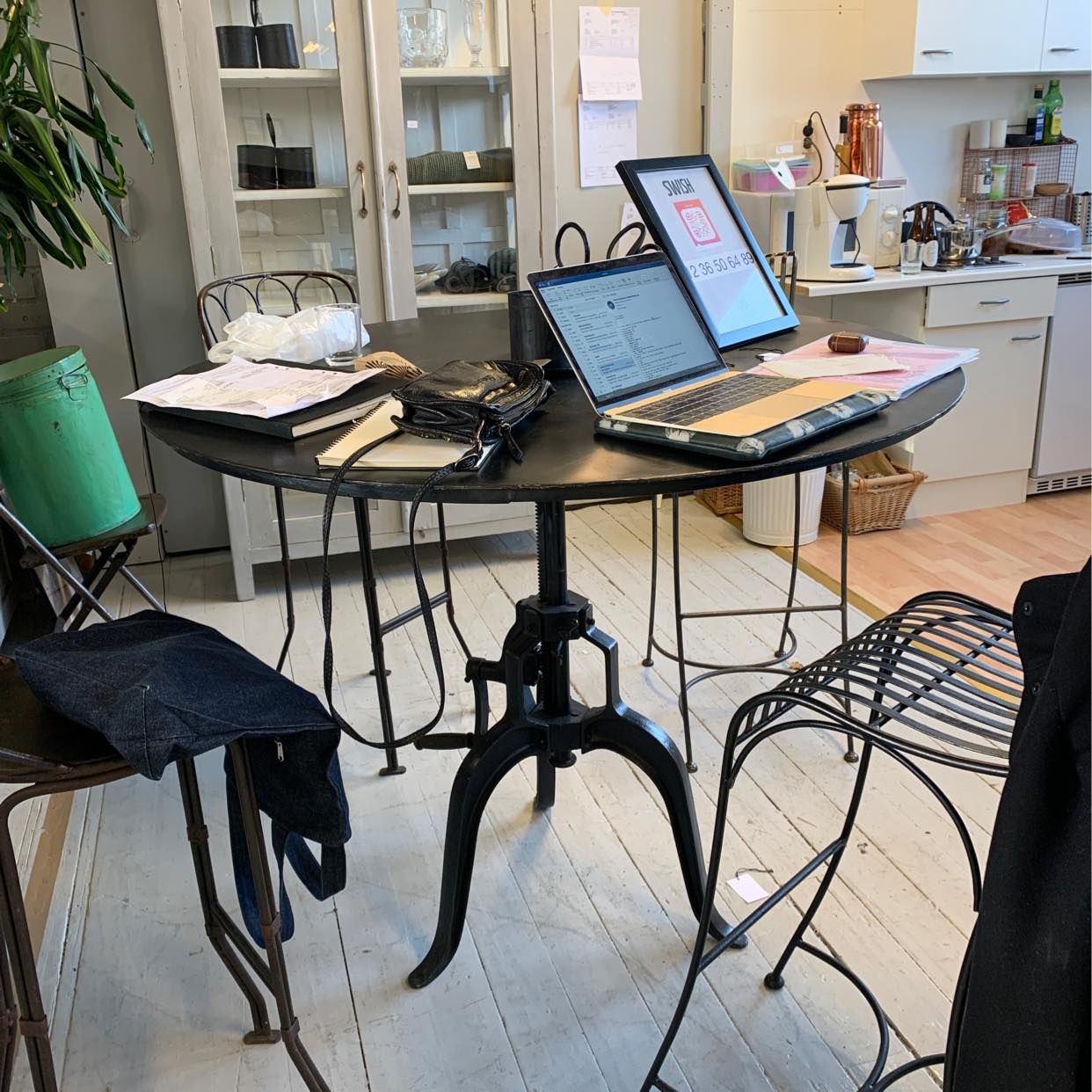 image of 2 skåp & bord - 