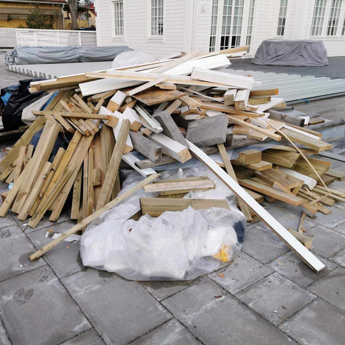 image of Virke,plast,kartong,metal - Huddinge