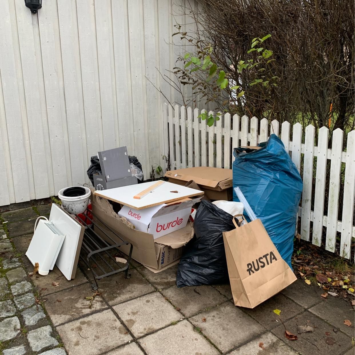 image of Kartonger och lite till - Djursholm
